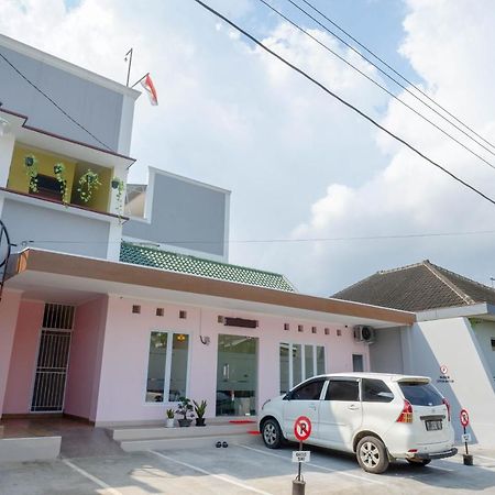 Reddoorz Near Rita Supermall Purwokerto 2 Екстериор снимка