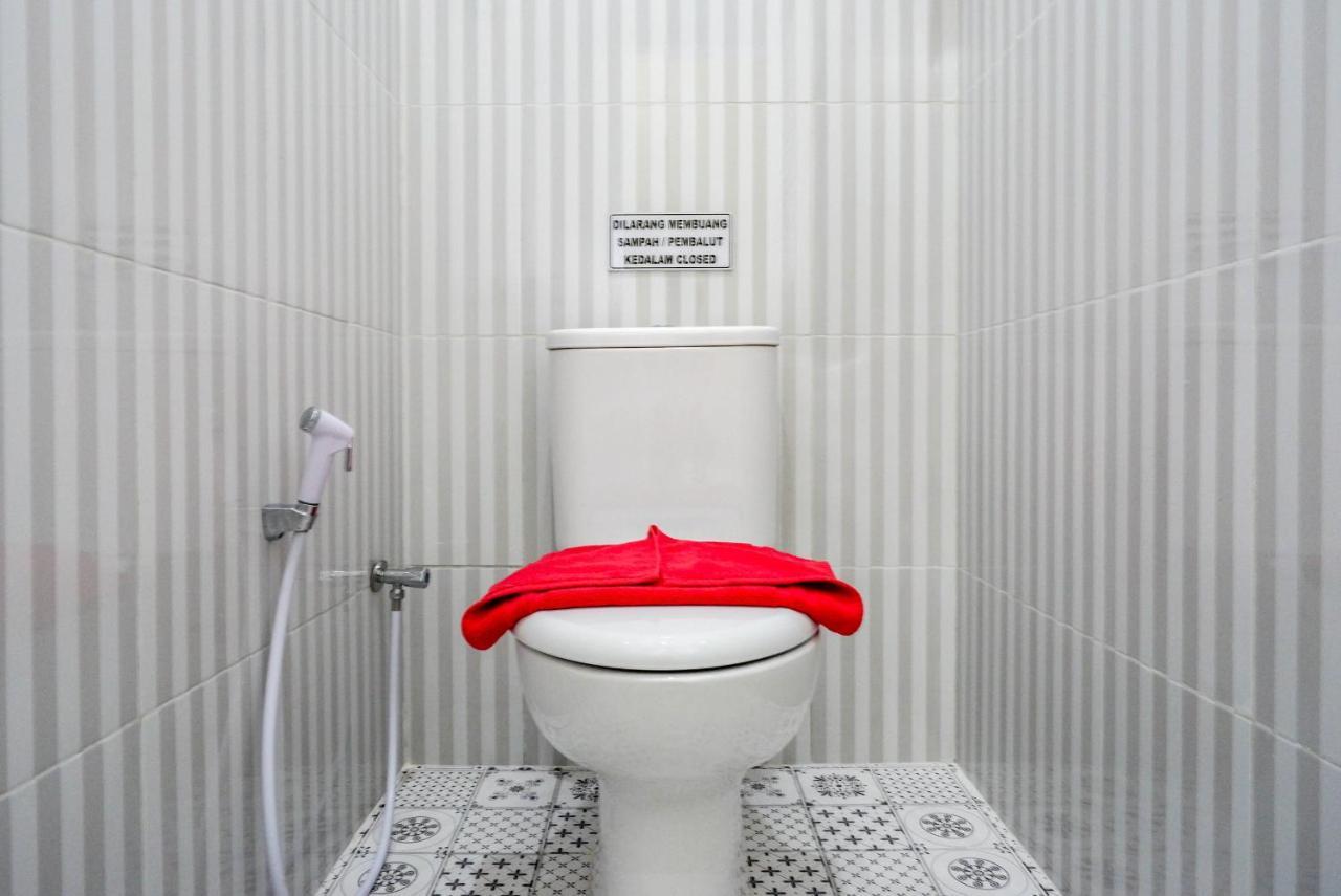 Reddoorz Near Rita Supermall Purwokerto 2 Екстериор снимка