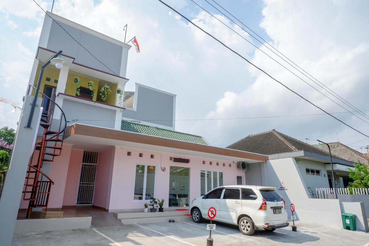 Reddoorz Near Rita Supermall Purwokerto 2 Екстериор снимка