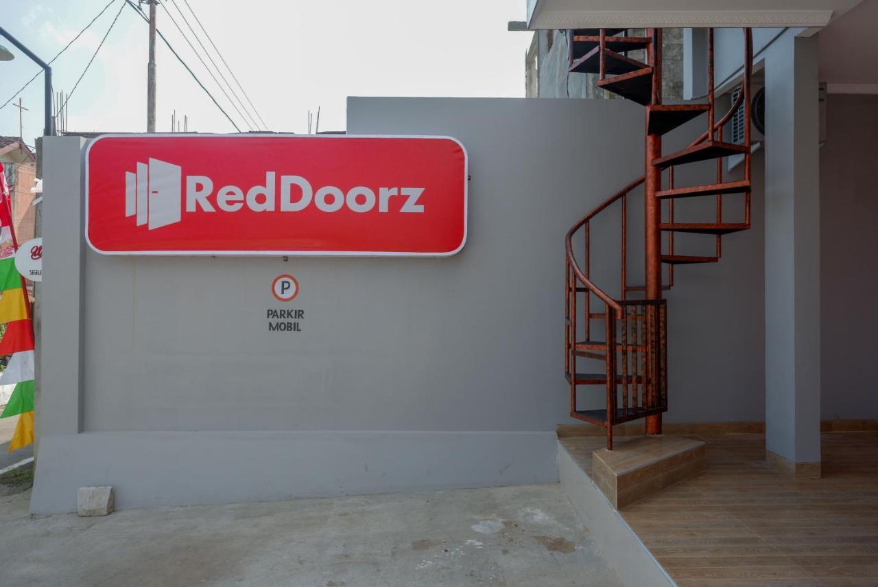 Reddoorz Near Rita Supermall Purwokerto 2 Екстериор снимка