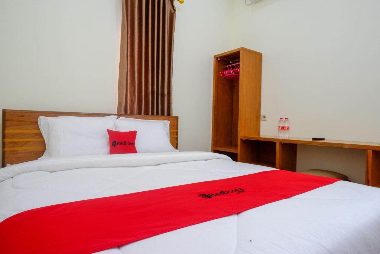 Reddoorz Near Rita Supermall Purwokerto 2 Екстериор снимка
