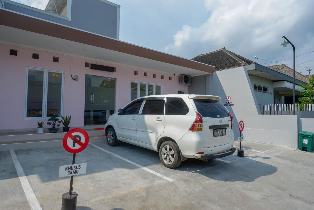 Reddoorz Near Rita Supermall Purwokerto 2 Екстериор снимка