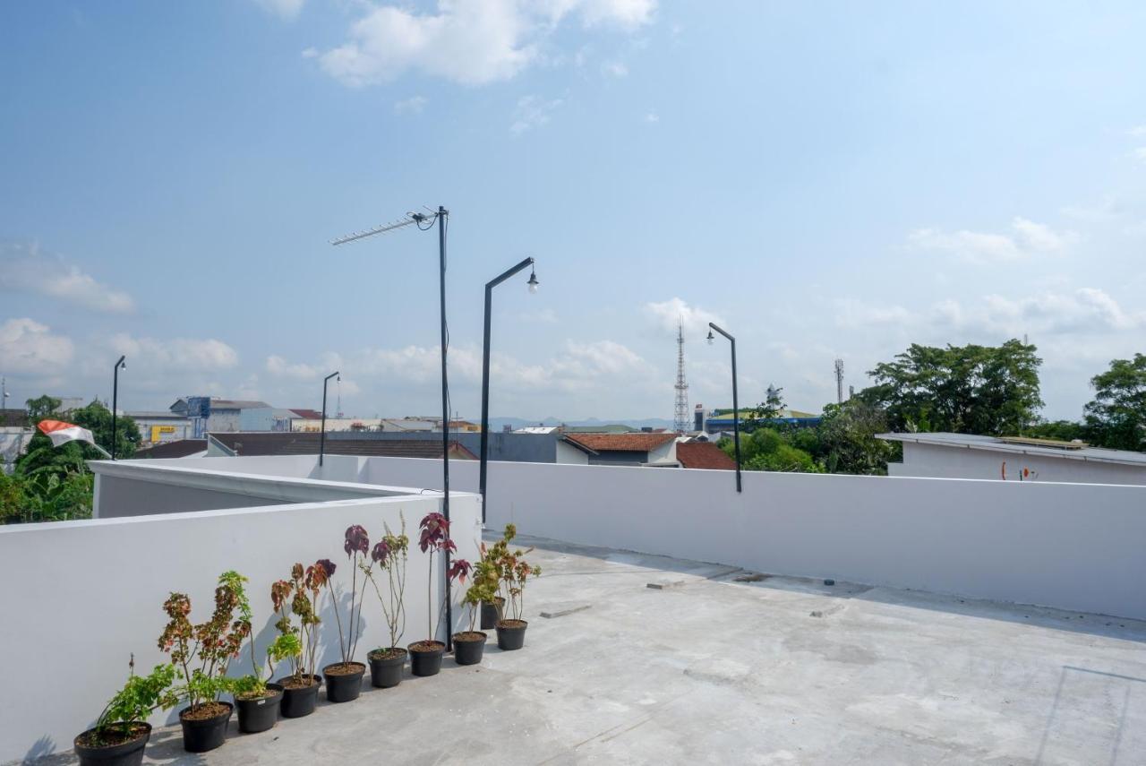 Reddoorz Near Rita Supermall Purwokerto 2 Екстериор снимка