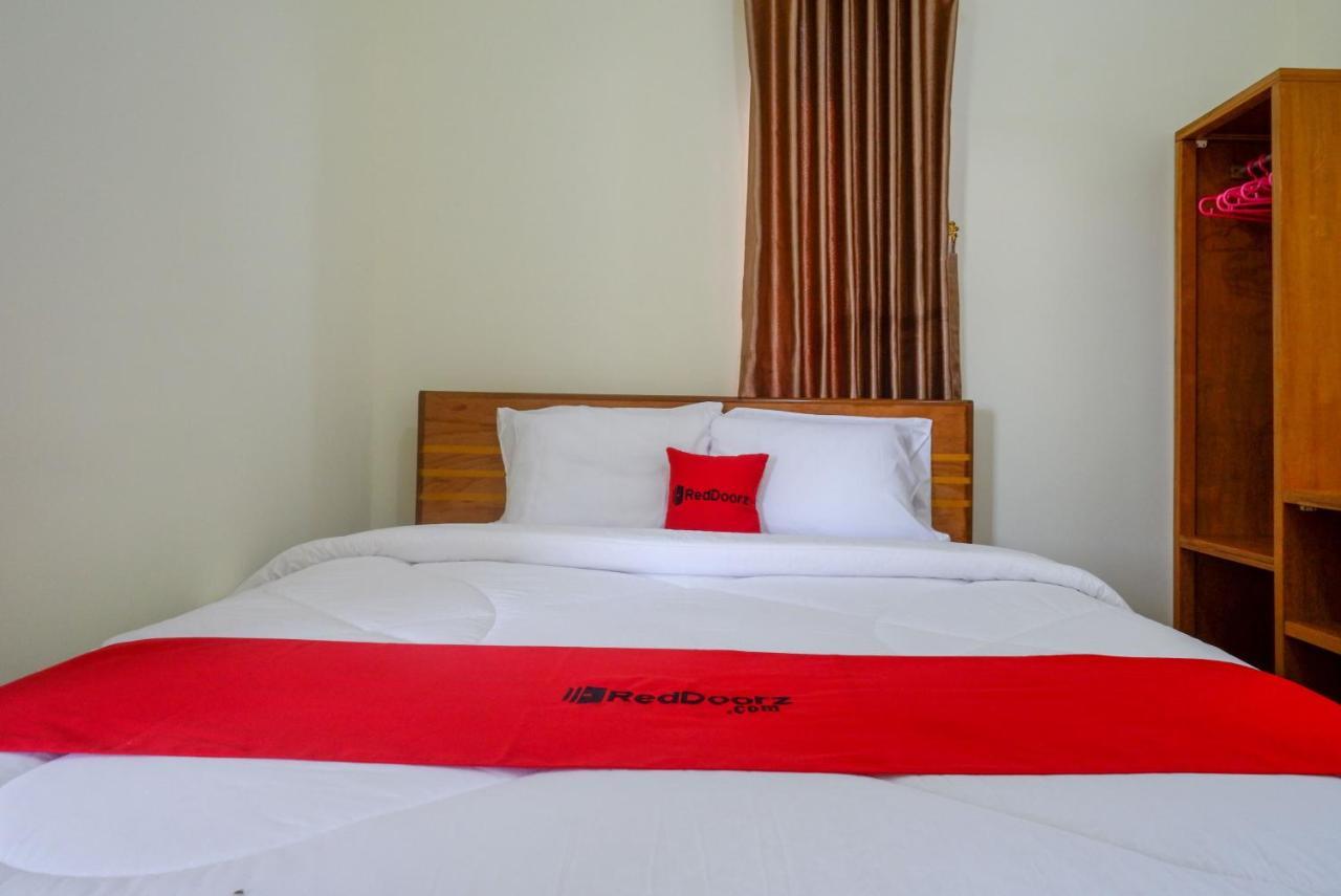 Reddoorz Near Rita Supermall Purwokerto 2 Екстериор снимка
