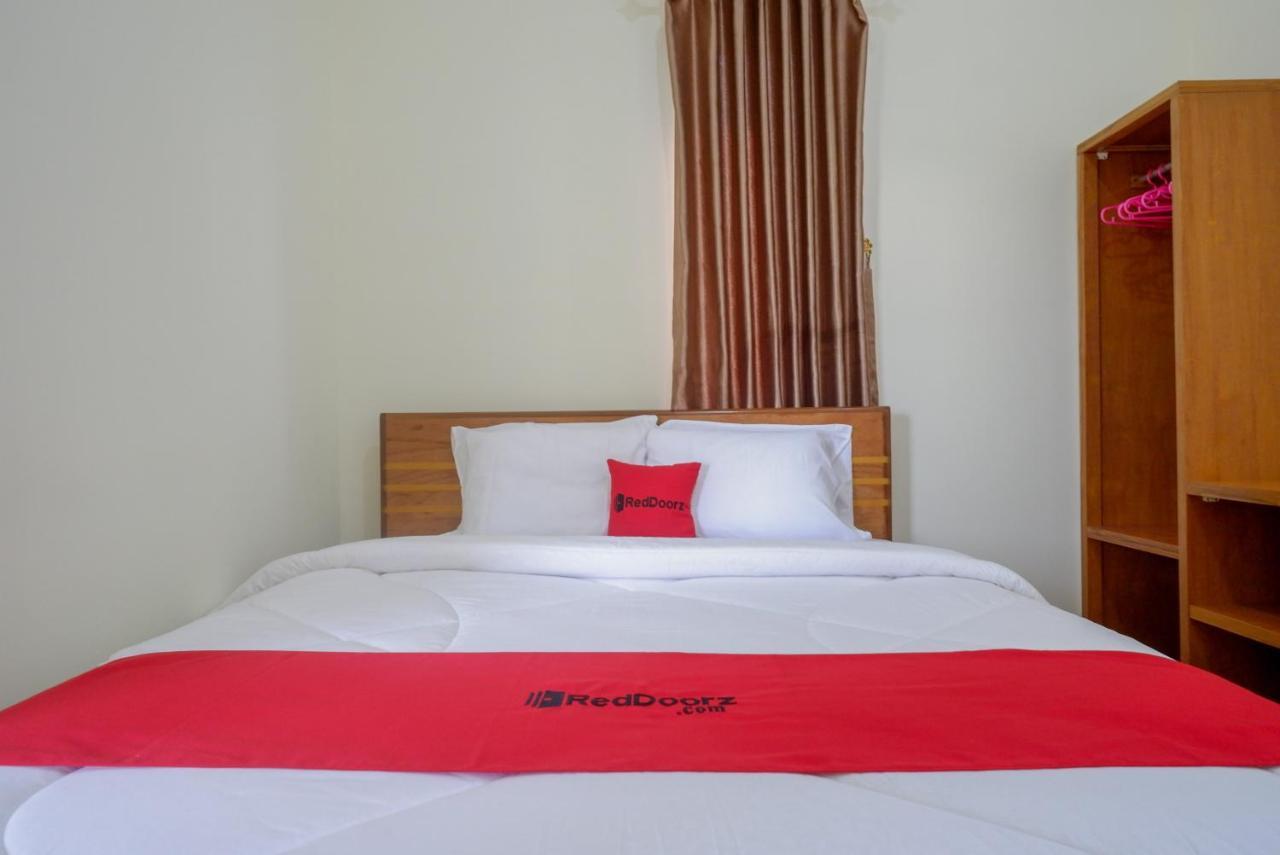 Reddoorz Near Rita Supermall Purwokerto 2 Екстериор снимка
