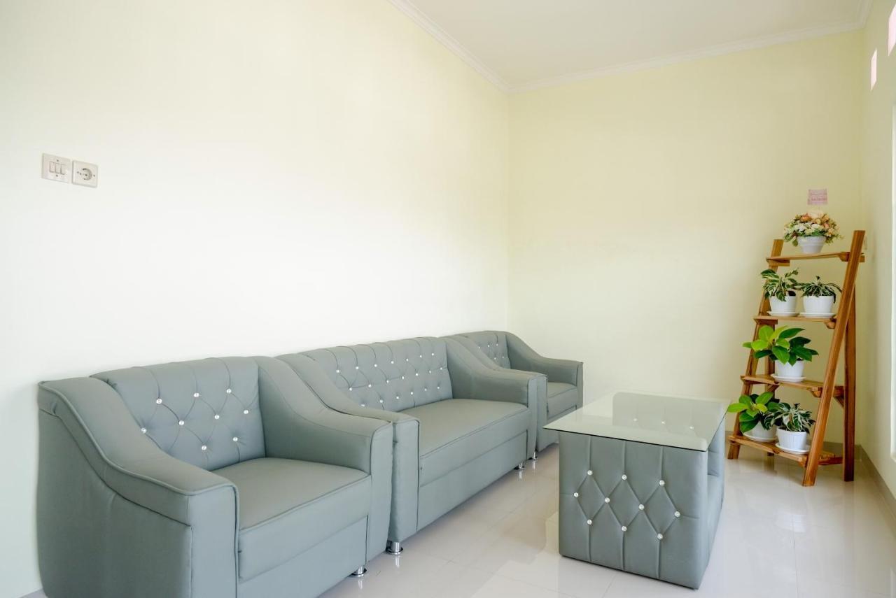 Reddoorz Near Rita Supermall Purwokerto 2 Екстериор снимка