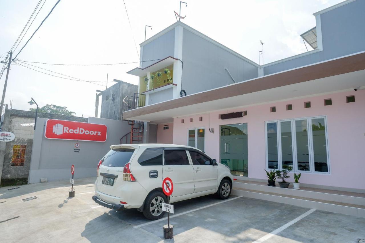 Reddoorz Near Rita Supermall Purwokerto 2 Екстериор снимка