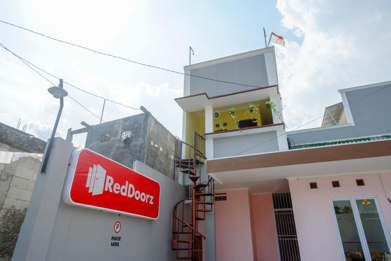 Reddoorz Near Rita Supermall Purwokerto 2 Екстериор снимка